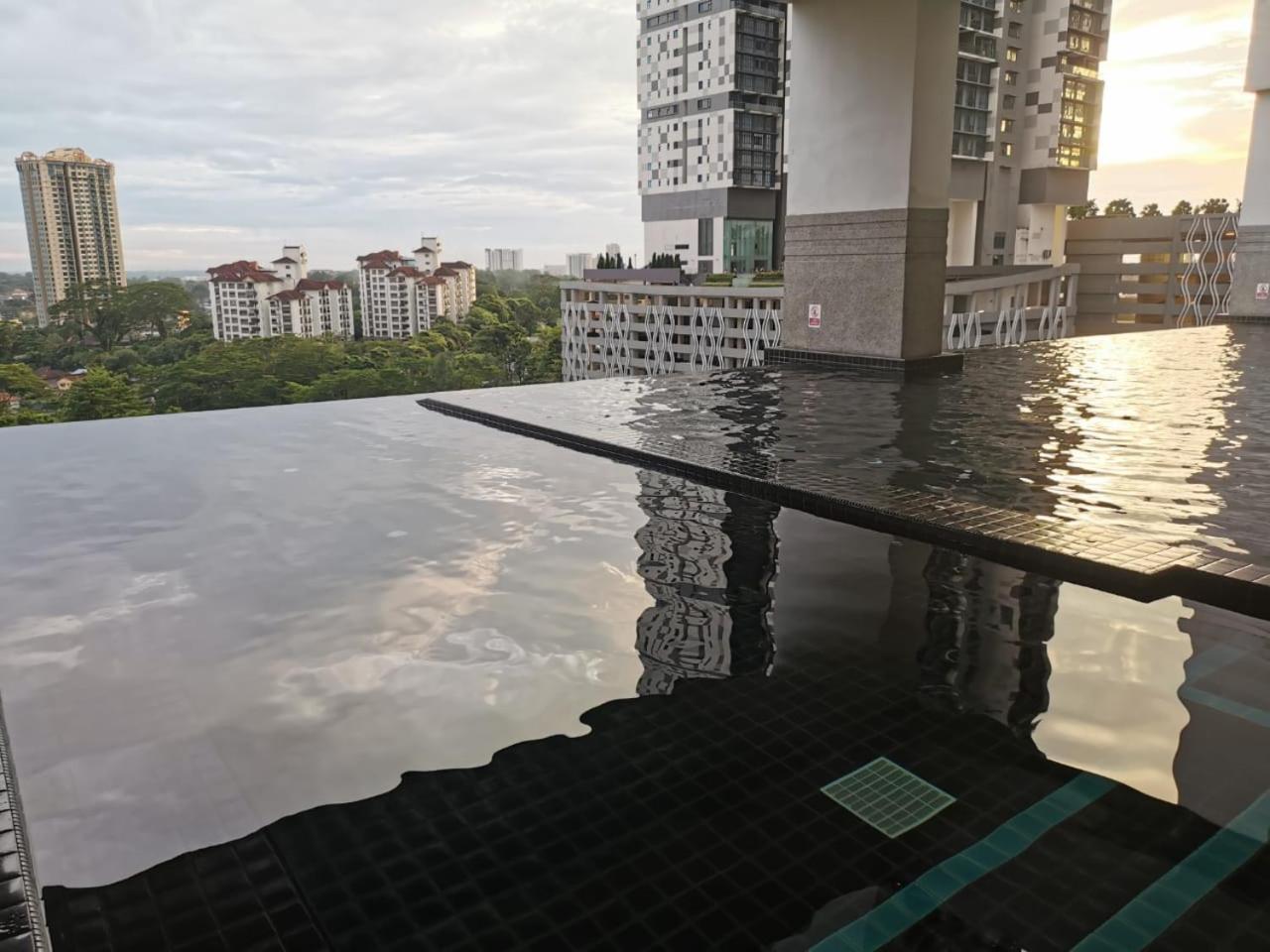 Twin Galaxy 4pax With Balcony Wifi Youtube Netflix Pangsapuri Johor Bahru