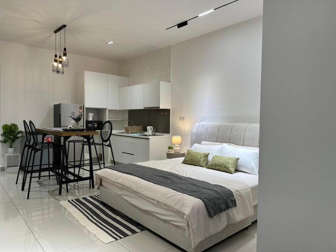 Pangsapuri Twin Galaxy 4pax With Balcony Wifi Youtube Netflix Johor Bahru