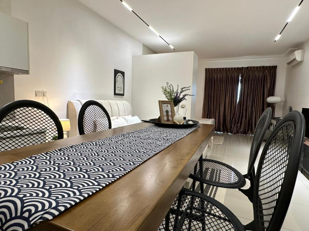 Pangsapuri Twin Galaxy 4pax With Balcony Wifi Youtube Netflix Johor Bahru