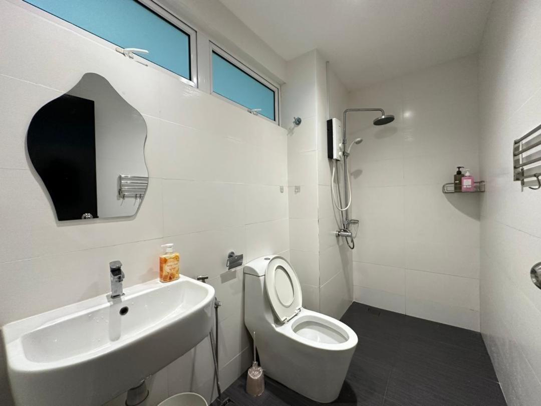 Pangsapuri Twin Galaxy 4pax With Balcony Wifi Youtube Netflix Johor Bahru